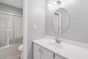 322 Maple Ln, Round Lake, IL 60073 - Photo 18