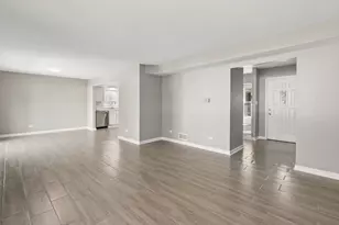 322 Maple Ln, Round Lake, IL 60073 - Photo 4