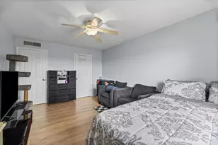 640 Murray Ln, Des Plaines, IL 60016 - Photo 10