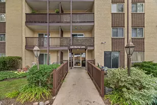 640 Murray Ln, Des Plaines, IL 60016 - Photo 1