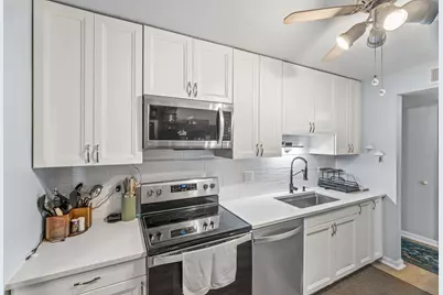 640 Murray Lane #312, Des Plaines, IL 60016 - Photo 4