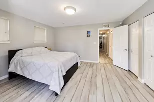 651 W Division St, Chicago, IL 60610 - Photo 14