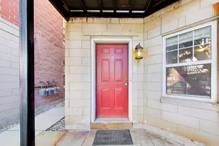 651 W Division St, Chicago, IL 60610 - Photo 2