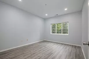 801 N McLean Blvd, Elgin, IL 60123 - Photo 12