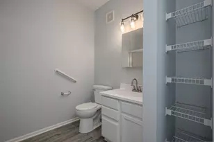 801 N McLean Blvd, Elgin, IL 60123 - Photo 14