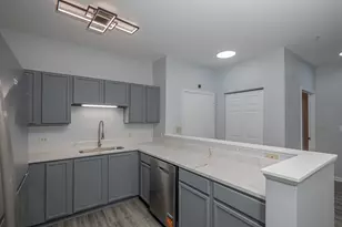 801 N McLean Blvd, Elgin, IL 60123 - Photo 4