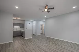 801 N McLean Blvd, Elgin, IL 60123 - Photo 10