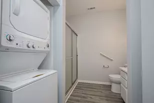 801 N McLean Blvd, Elgin, IL 60123 - Photo 16