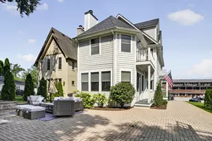 303 Park Ave, Clarendon Hills, IL 60514 - Photo 2