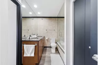 30 E Huron Street #5605, Chicago, IL 60611 - Photo 22