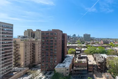 525 W Hawthorne Place #1601, Chicago, IL 60657 - Photo 12