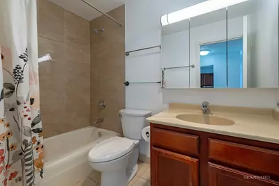 525 W Hawthorne Place #1601, Chicago, IL 60657 - Photo 16