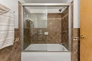913 E 162nd Pl, South Holland, IL 60473 - Photo 26