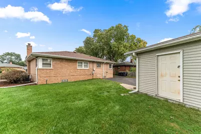 913 E 162nd Place, South Holland, IL 60473 - Photo 2