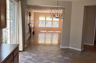 573 Crooked Stick Ct, Vernon Hills, IL 60061 - Photo 6