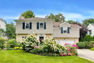 917 Romona Rd, Wilmette, IL 60091 - Photo 1
