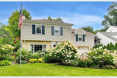 917 Romona Road, Wilmette, IL 60091 - Photo 2