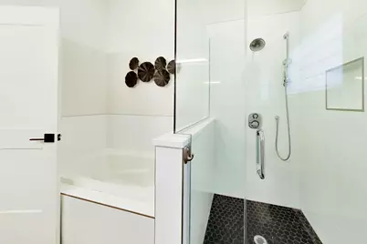 700 E 46th Street, Chicago, IL 60653 - Photo 22