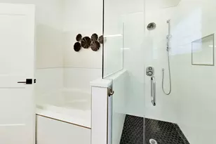 700 E 46th St, Chicago, IL 60653 - Photo 22