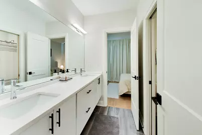 700 E 46th Street, Chicago, IL 60653 - Photo 26