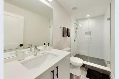 700 E 46th Street, Chicago, IL 60653 - Photo 34