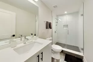 700 E 46th St, Chicago, IL 60653 - Photo 34