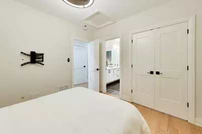 700 E 46th Street, Chicago, IL 60653 - Photo 28