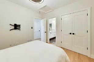 700 E 46th St, Chicago, IL 60653 - Photo 28