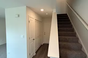 347 Summit Cir, Lombard, IL 60148 - Photo 6