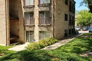 1940 Cherry Ln, Northbrook, IL 60062 - Photo 1