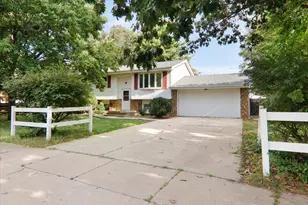 1706 Erin Dr, Normal, IL 61761 - Photo 2