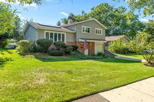 9137 W 91st Pl, Hickory Hills, IL 60457 - Photo 1