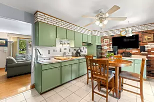 9137 W 91st Pl, Hickory Hills, IL 60457 - Photo 8