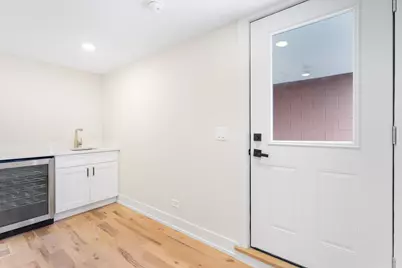 4605 S Saint Lawrence Avenue #201, Chicago, IL 60653 - Photo 14