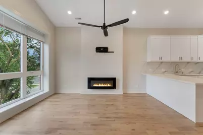4605 S Saint Lawrence Avenue #201, Chicago, IL 60653 - Photo 2