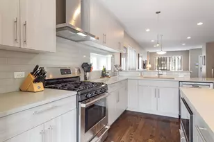 2535 W Haddon Ave, Chicago, IL 60622 - Photo 8