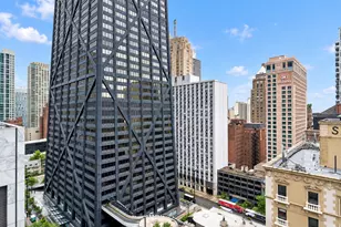 201 E Chestnut St, Chicago, IL 60611 - Photo 14