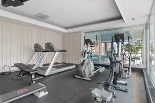 201 E Chestnut St, Chicago, IL 60611 - Photo 18