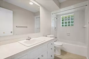 1010 Laursen Ct, Antioch, IL 60002 - Photo 8