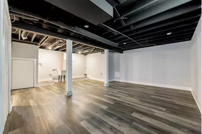 11104 S Avenue O Avenue, Chicago, IL 60617 - Photo 16