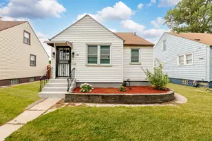11104 S Ave O Ave, Chicago, IL 60617 - Photo 1