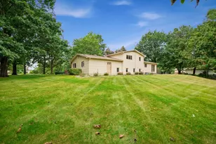 8 Hawthorne Dr, Oswego, IL 60543 - Photo 36