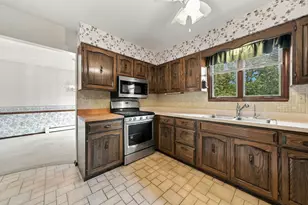 8 Hawthorne Dr, Oswego, IL 60543 - Photo 16