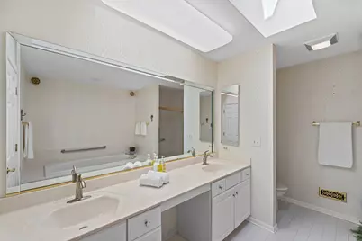 2112 Warrington Court, Glenview, IL 60026 - Photo 16