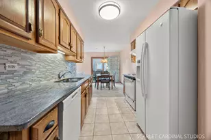 7932 Stewart Dr, Darien, IL 60561 - Photo 6