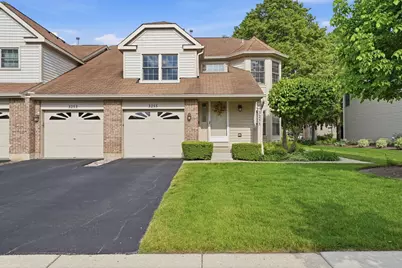 3255 N Daniels Court, Arlington Heights, IL 60004 - Photo 2