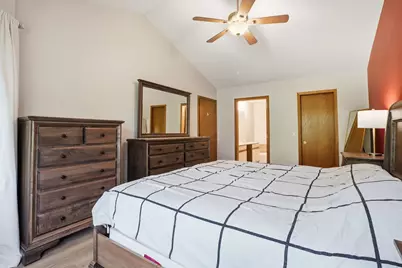 3255 N Daniels Court, Arlington Heights, IL 60004 - Photo 14