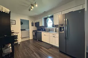 7756 W 81st Pl, Bridgeview, IL 60455 - Photo 8