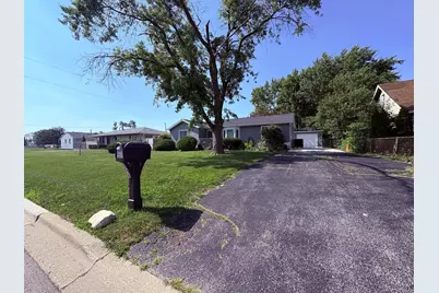 7756 W 81st Place, Bridgeview, IL 60455 - Photo 2