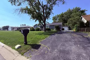 7756 W 81st Pl, Bridgeview, IL 60455 - Photo 2